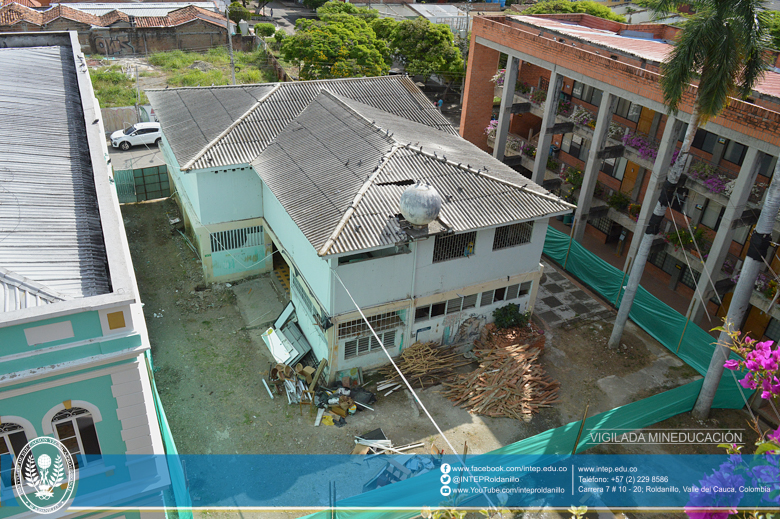 Demolición de la Cafetería antigua de la Institución. 